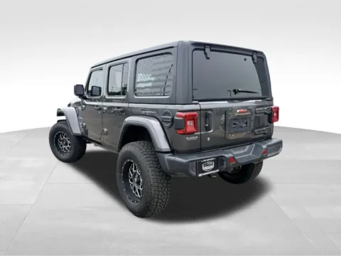 More photos of 2018 Jeep Wrangler Unlimited Sahara at Platinum Auto Plaza, KS