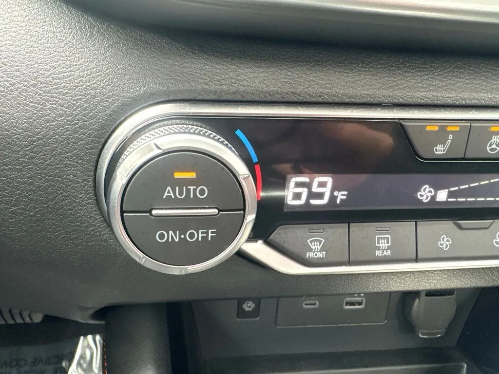 2024 Nissan Altima SR - Photo 18