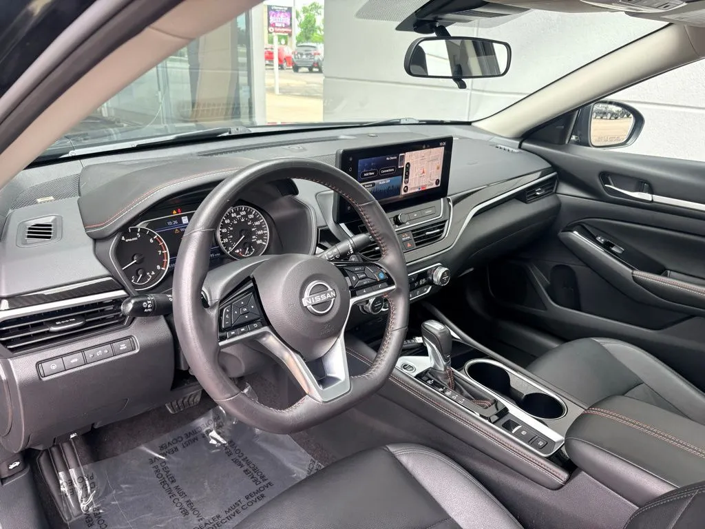 2024 Nissan Altima SR - Photo 30