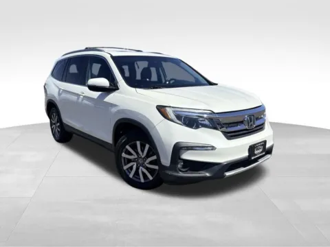 Photos of 2019 Honda Pilot EX-L for sale in Topeka, KS at Platinum Auto Plaza