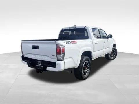 More photos of 2020 Toyota Tacoma at Platinum Auto Plaza, KS