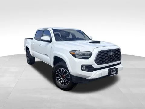 Photos of 2020 Toyota Tacoma for sale in Topeka, KS at Platinum Auto Plaza