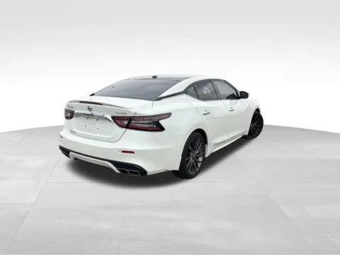 More photos of 2019 Nissan Maxima Platinum at Platinum Auto Plaza, KS