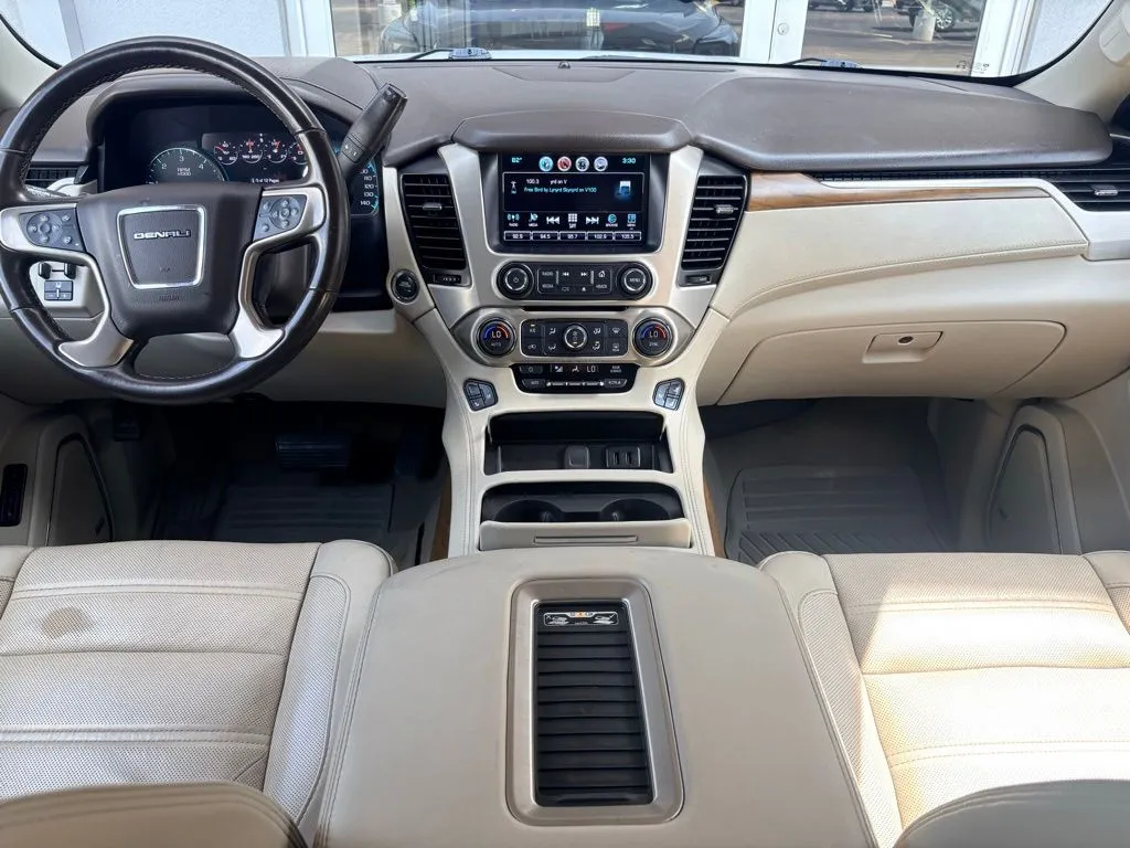 GMC Yukon photo 7