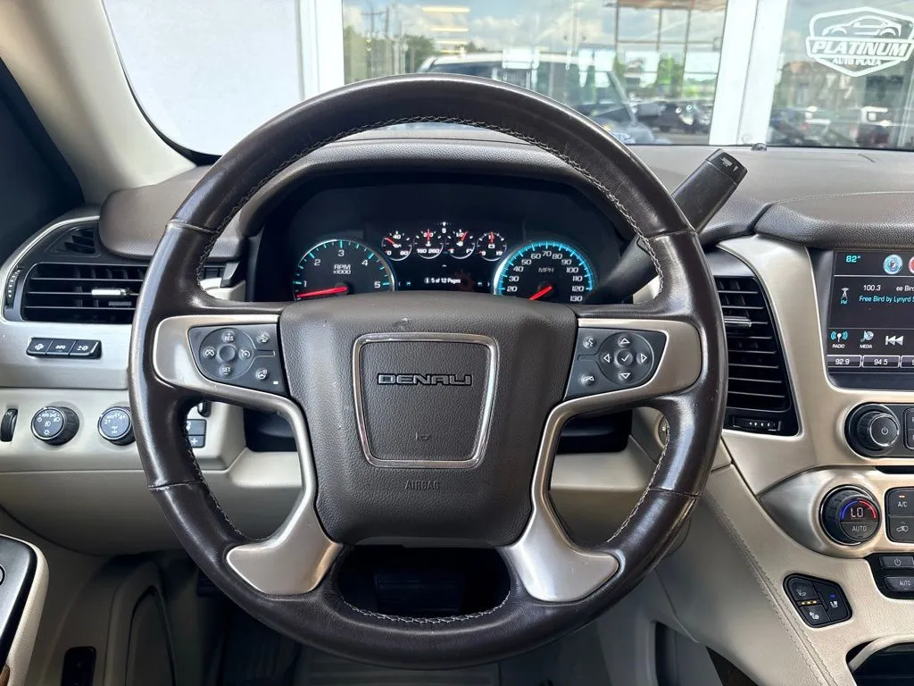GMC Yukon photo 8