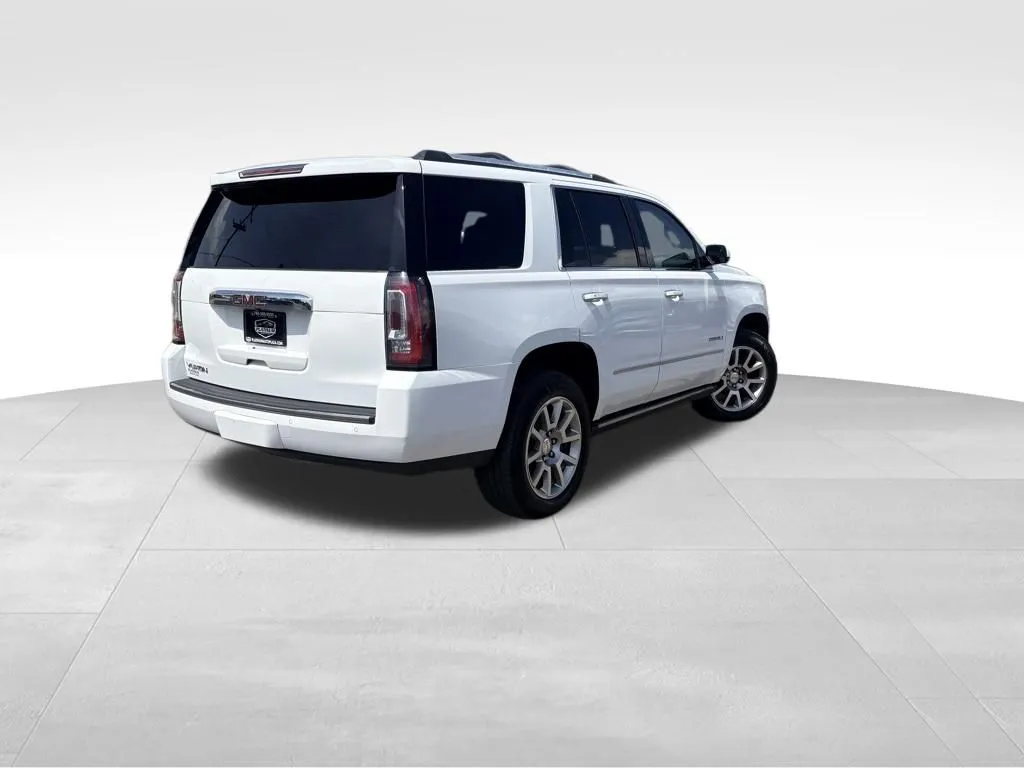 GMC Yukon photo 4