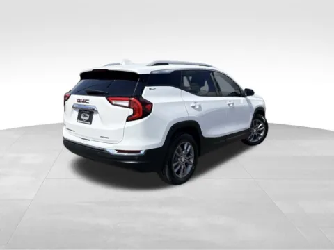 More photos of 2024 GMC Terrain SLT at Platinum Auto Plaza, KS