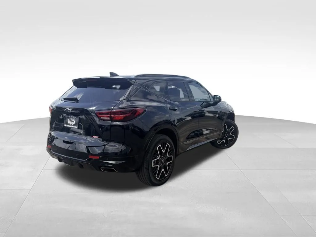Chevrolet Blazer photo 3