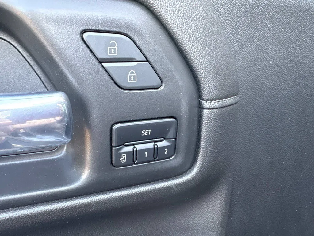GMC Sierra photo 27