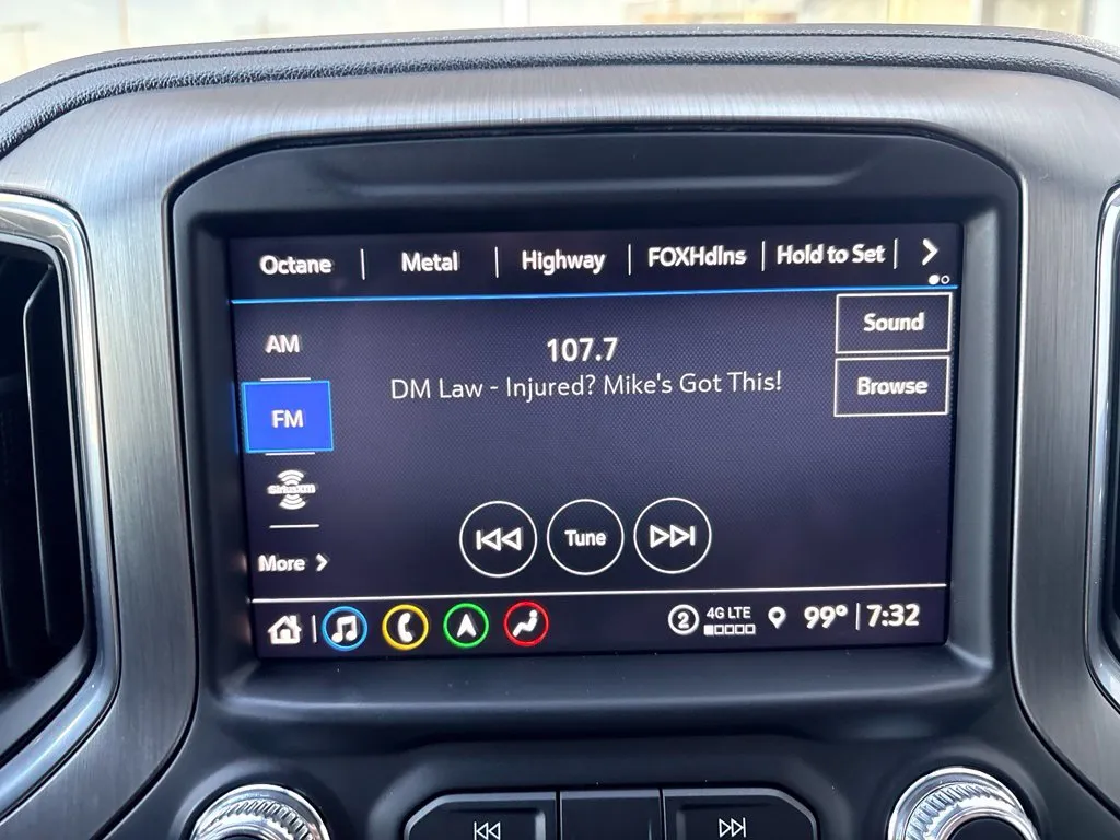 GMC Sierra photo 13