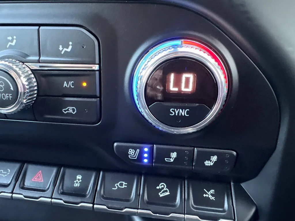 GMC Sierra photo 17