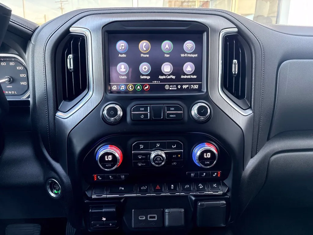 GMC Sierra photo 12