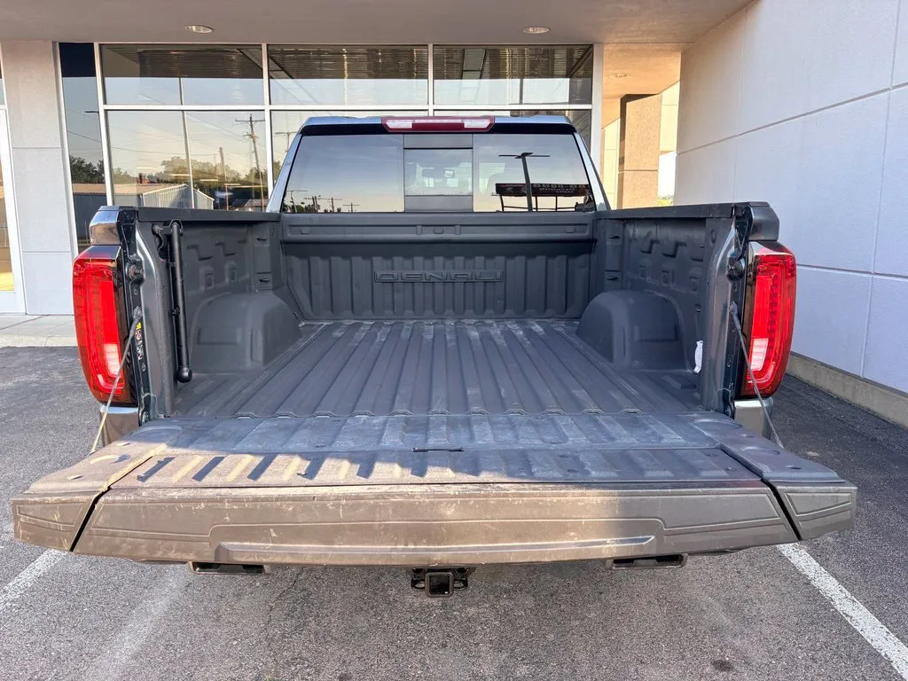 GMC Sierra photo 22