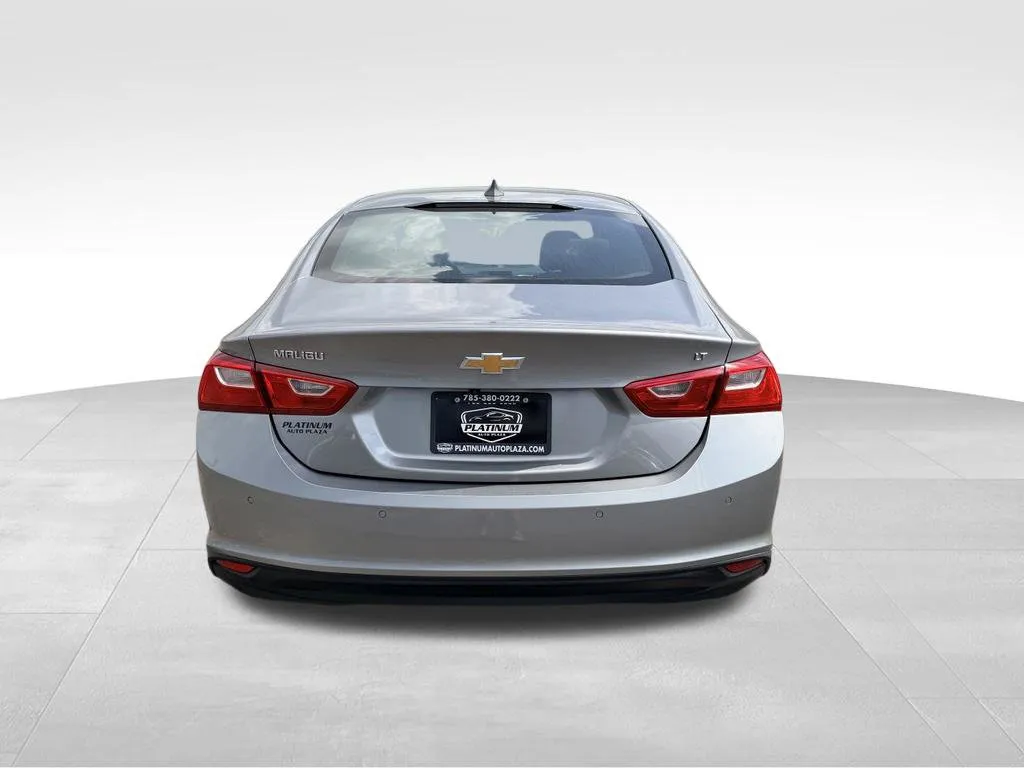 Chevrolet Malibu photo 24