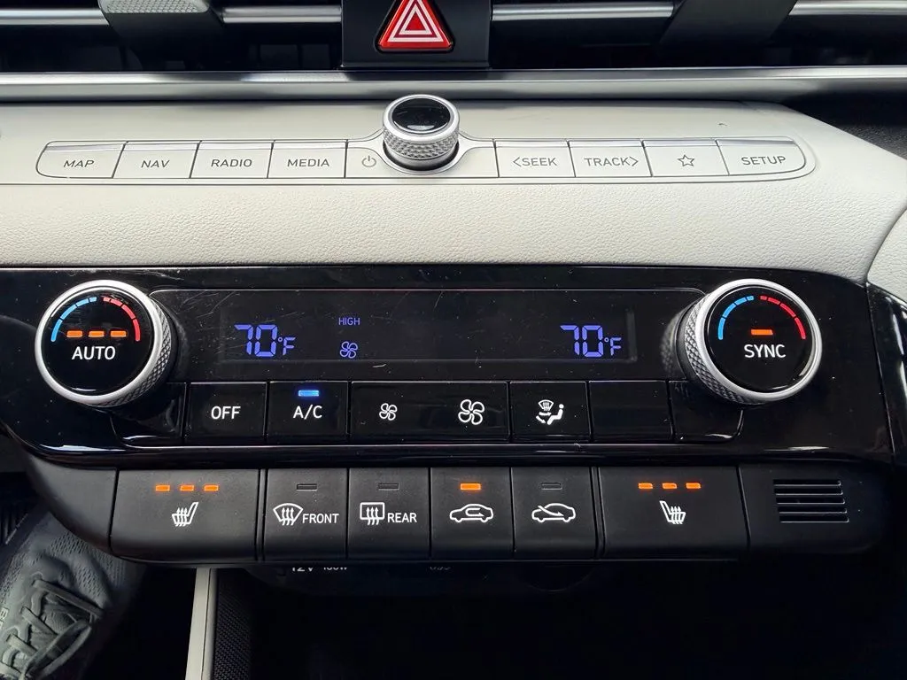 Hyundai Elantra photo 18