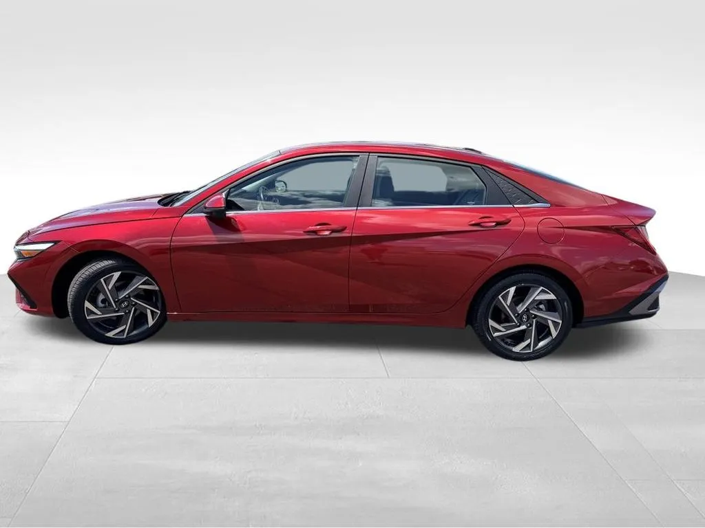 Hyundai Elantra photo 28