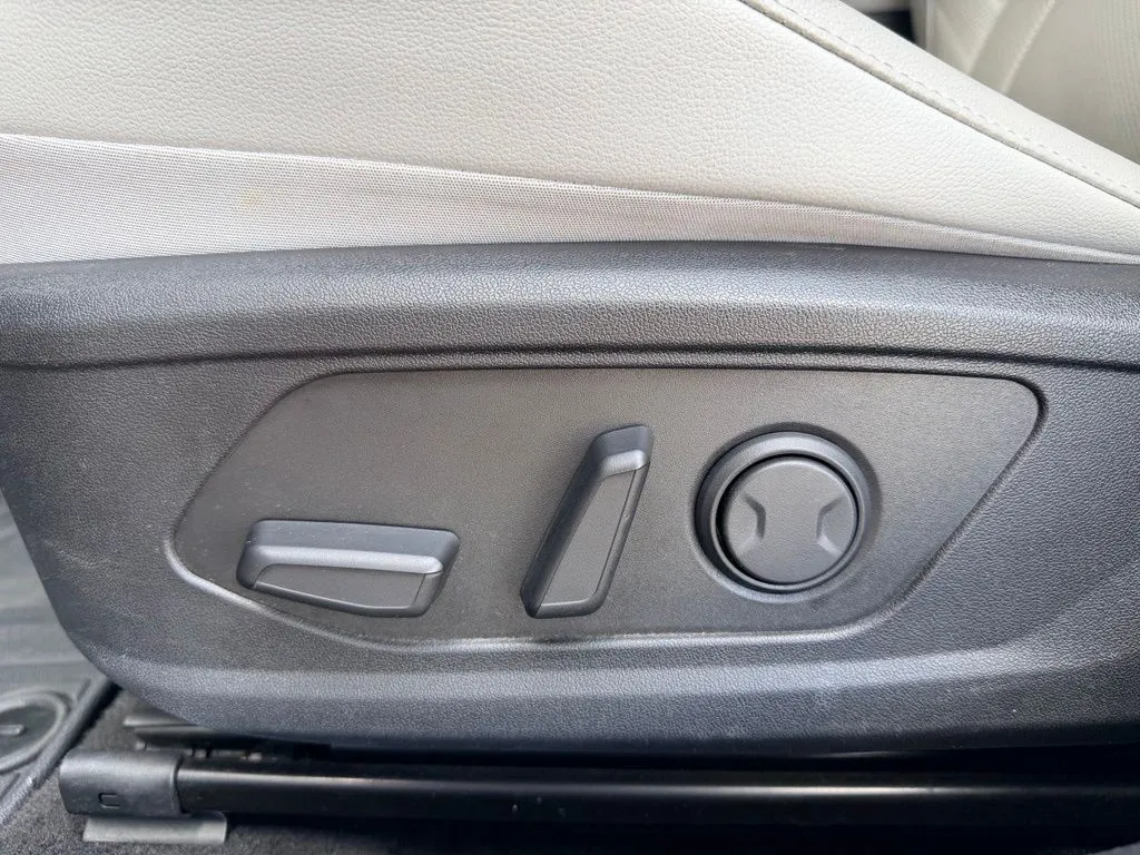 Hyundai Elantra photo 33