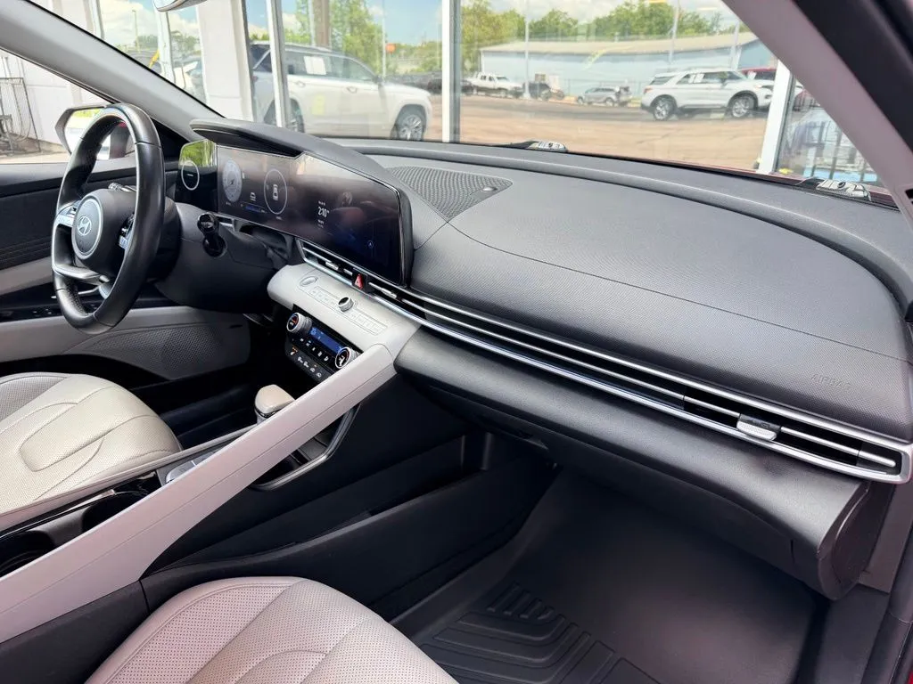 Hyundai Elantra photo 35