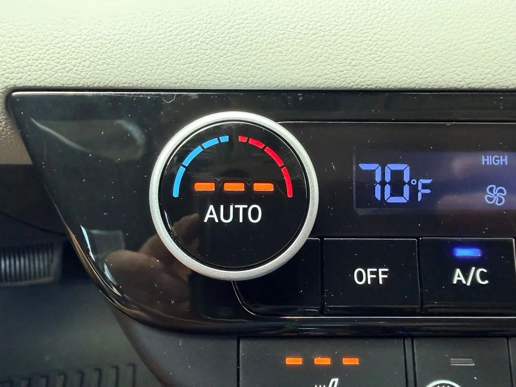 Hyundai Elantra photo 20