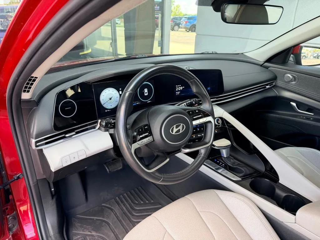 Hyundai Elantra photo 31