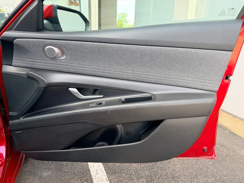 Hyundai Elantra photo 34