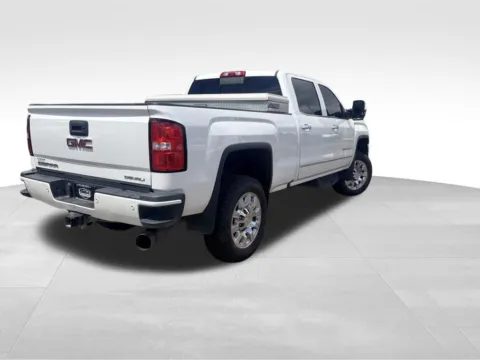 More photos of 2019 GMC Sierra 2500HD Denali at Platinum Auto Plaza, KS