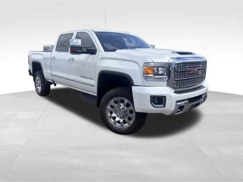 Photos of 2019 GMC Sierra 2500 HD Denali for sale in Topeka, KS at Platinum Auto Plaza