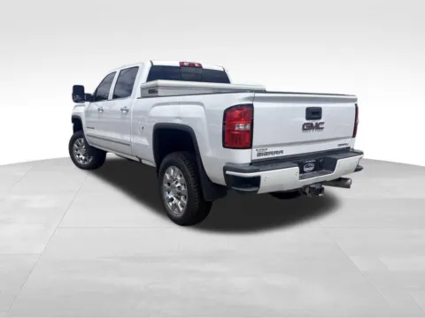 More photos of 2019 GMC Sierra 2500 HD Denali at Platinum Auto Plaza, KS