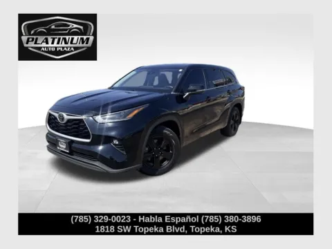 Black 2021 Toyota Highlander LE for sale in Topeka, KS