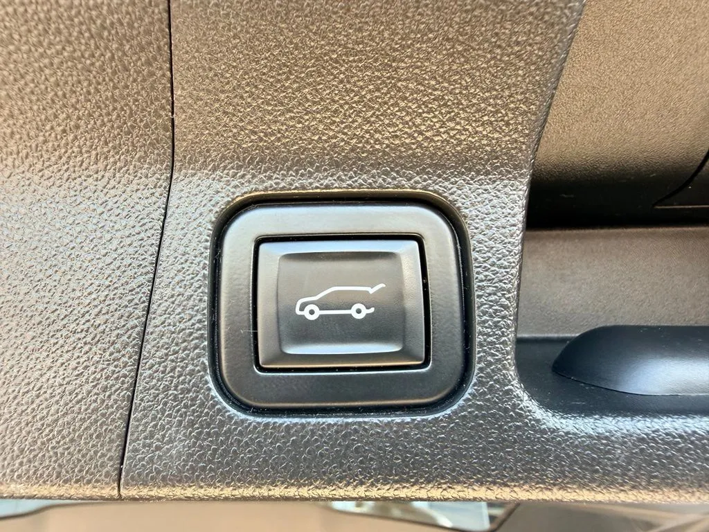 GMC Acadia photo 32