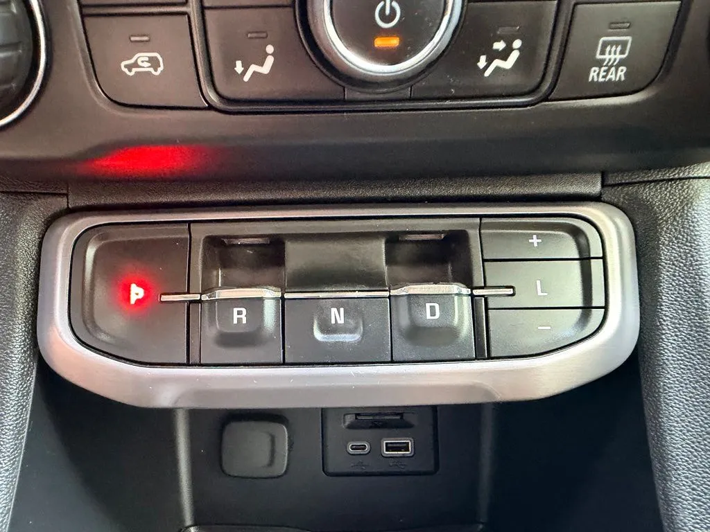 GMC Acadia photo 22
