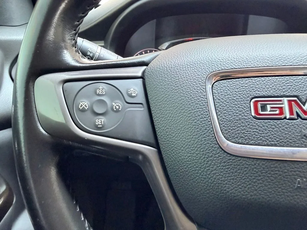 GMC Acadia photo 9