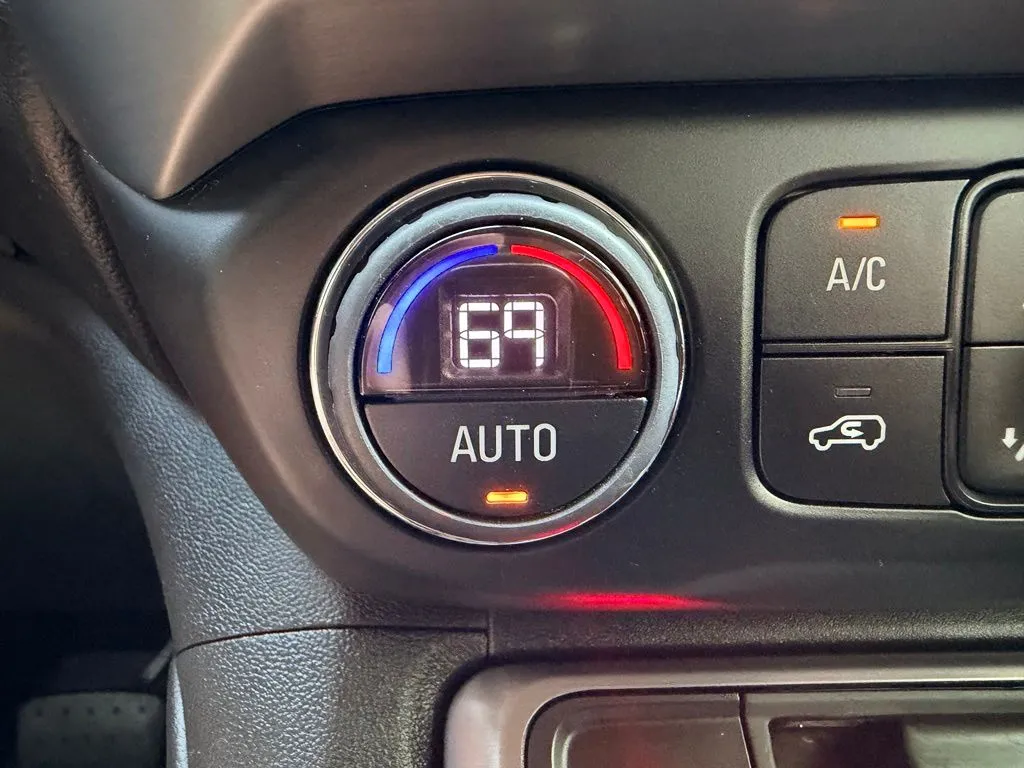 GMC Acadia photo 20