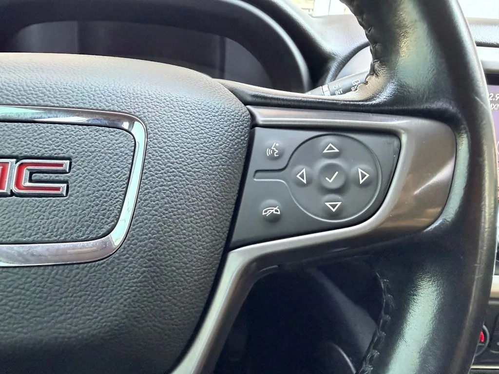 GMC Acadia photo 10