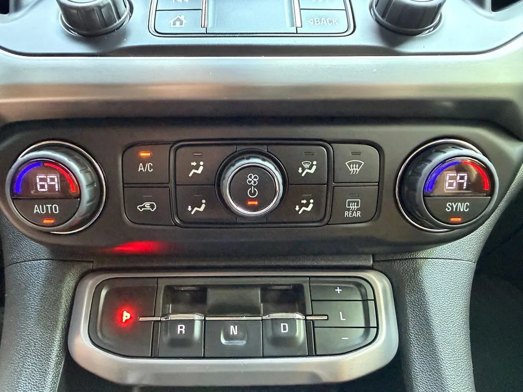 GMC Acadia photo 19
