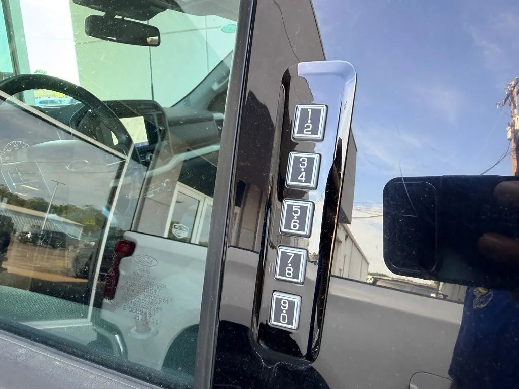 Ford F-150 photo 22