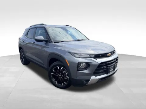 Photos of 2021 Chevrolet TrailBlazer LT for sale in Topeka, KS at Platinum Auto Plaza