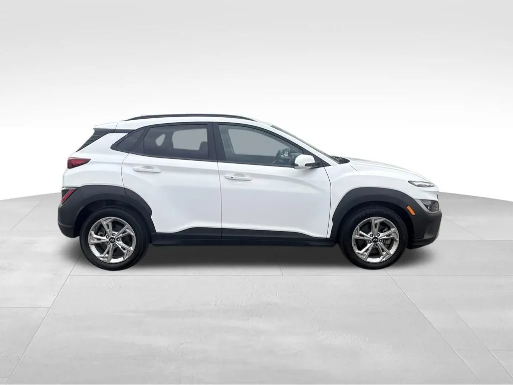 2023 Hyundai Kona SEL - Photo 18