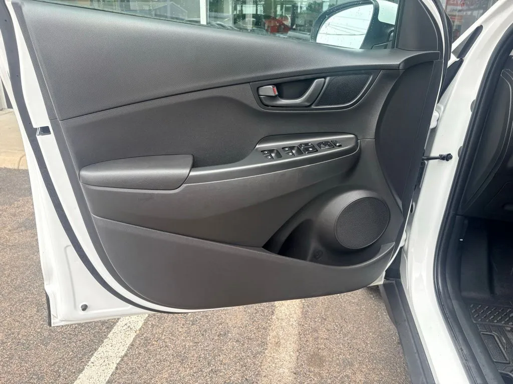 2023 Hyundai Kona SEL - Photo 24