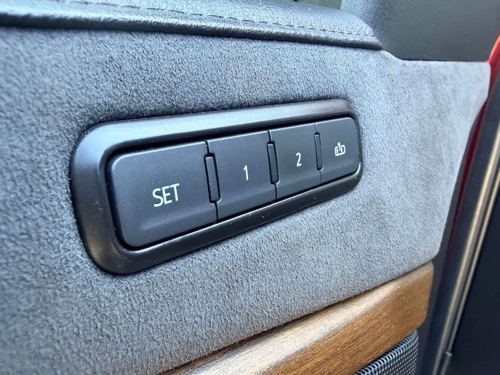 Cadillac Escalade photo 10