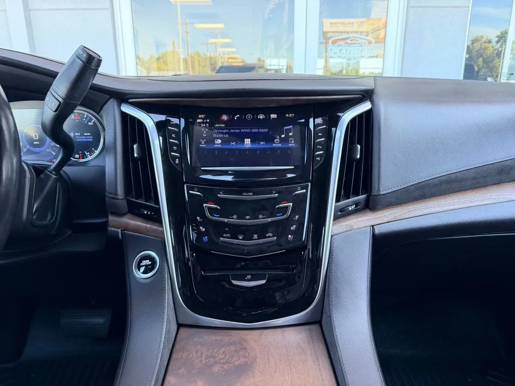Cadillac Escalade photo 28