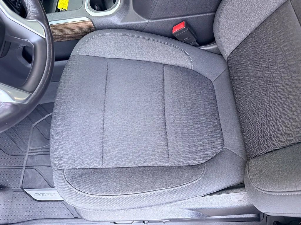 Chevrolet Silverado photo 36