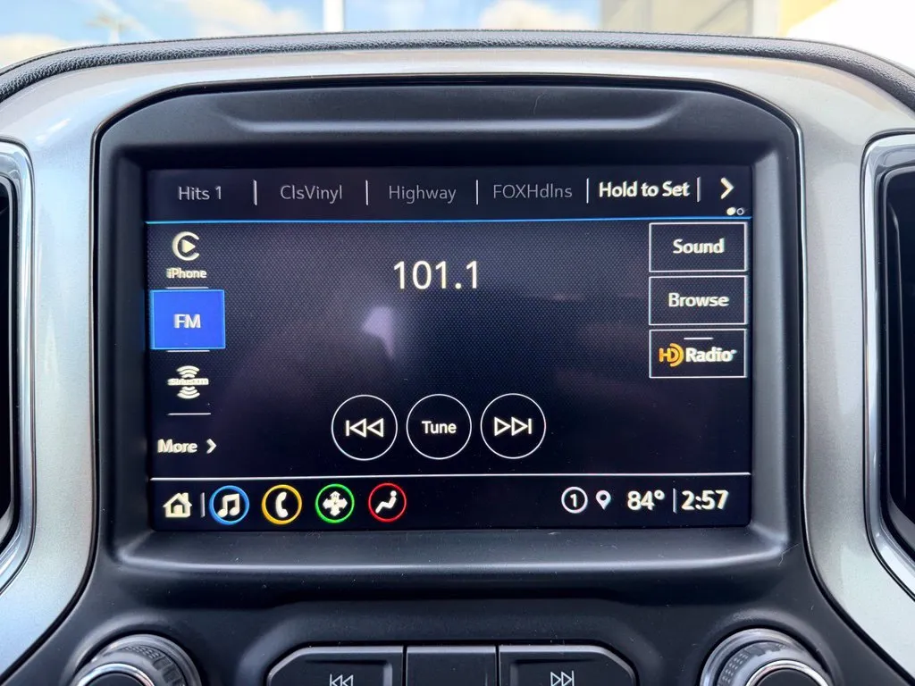 Chevrolet Silverado photo 15