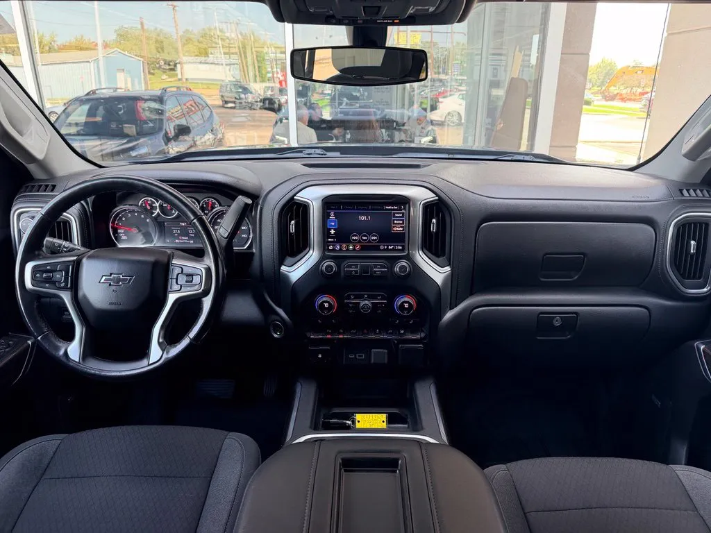 Chevrolet Silverado photo 7