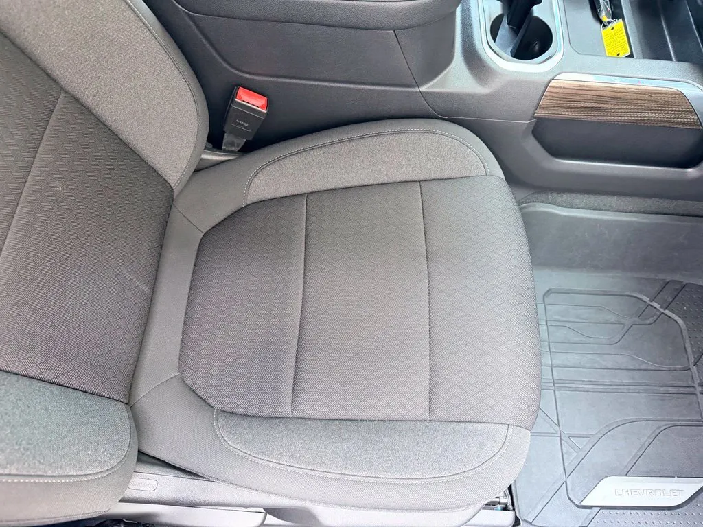 Chevrolet Silverado photo 41