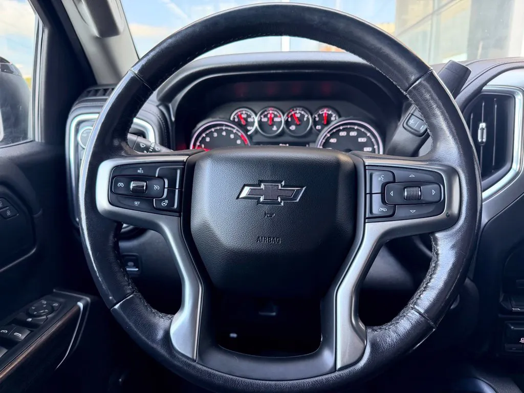 Chevrolet Silverado photo 8