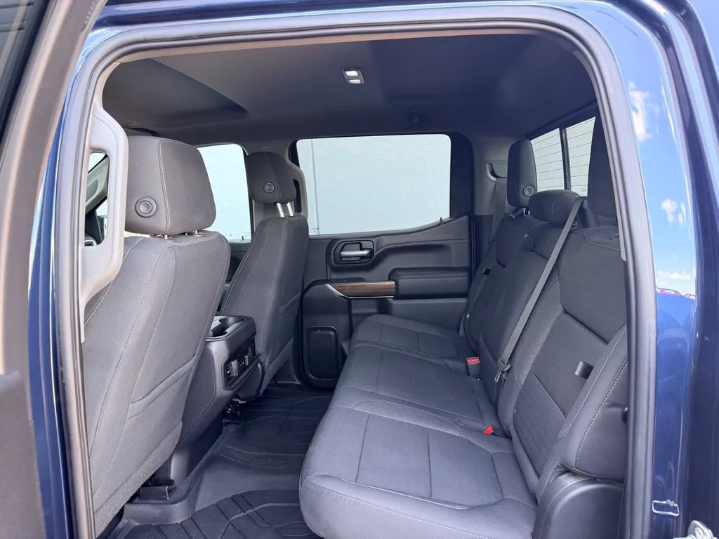 Chevrolet Silverado photo 43