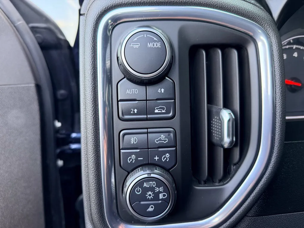 Chevrolet Silverado photo 47