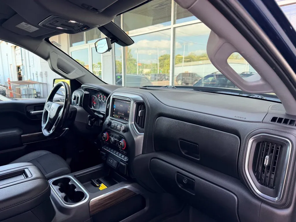Chevrolet Silverado photo 40