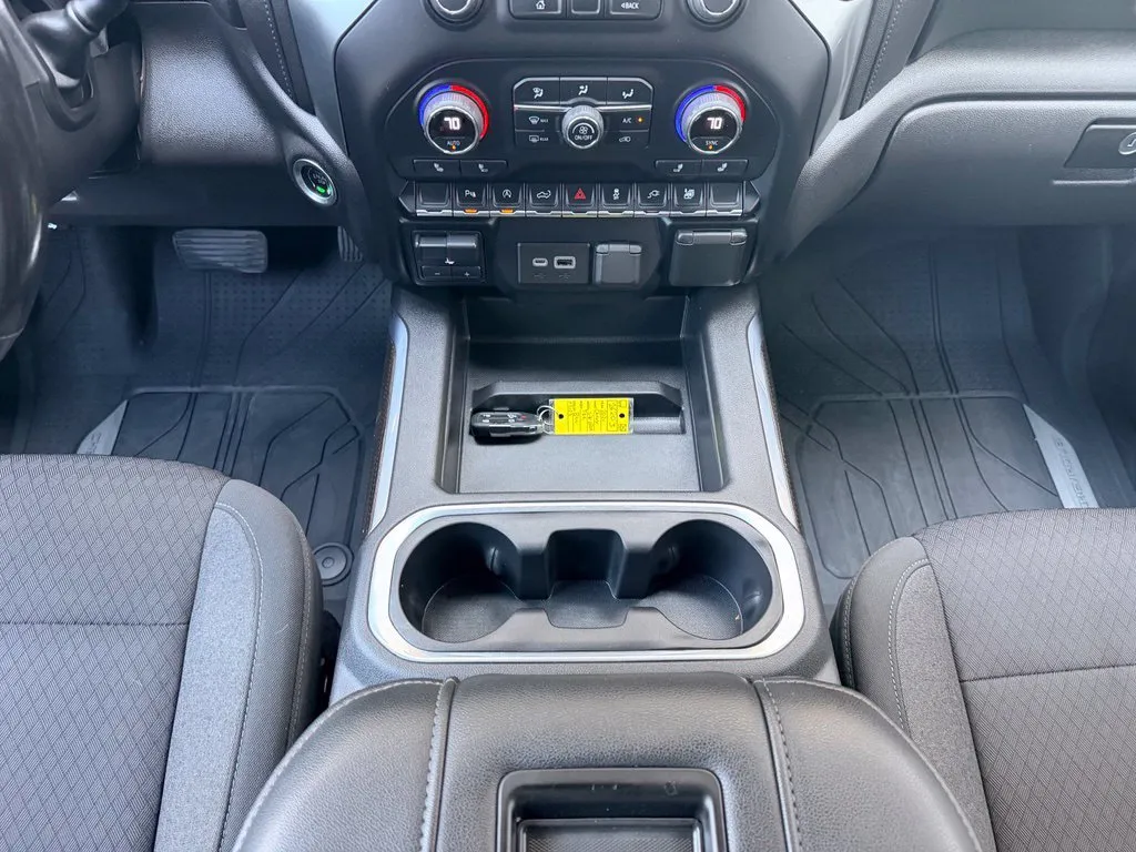 Chevrolet Silverado photo 45